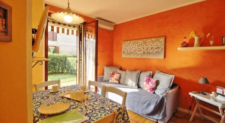 Nice rental apartment with pool | Pet-friendly in Lazise