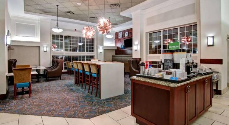 Hampton Inn & Suites by Hilton Calgary-Airport — photo 4