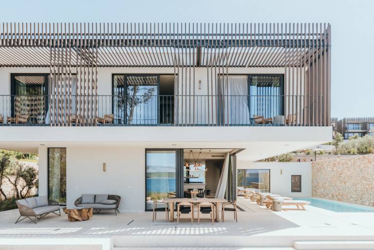 Luxury Villa Cliff with Heated Pool — photo 3