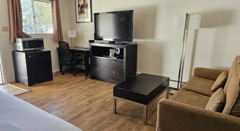 H&H Motor Lodge — photo 2