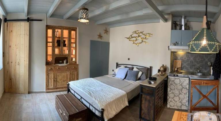 Holiday apartment with patio in Samos
