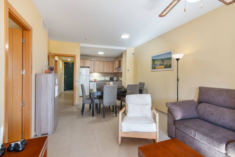 Rental apartment with pool, terrace & yard — photo 5
