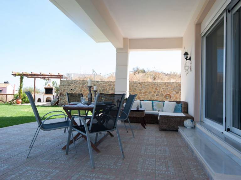 House with patio, private pool & grill | Nature view — photo 2