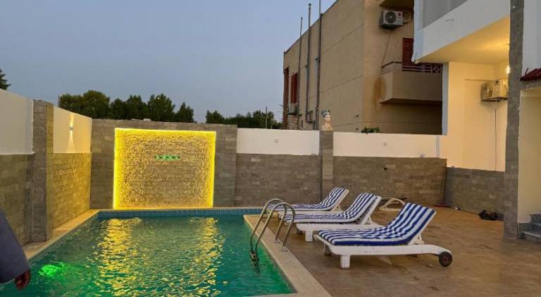 Villa with pool — photo 5