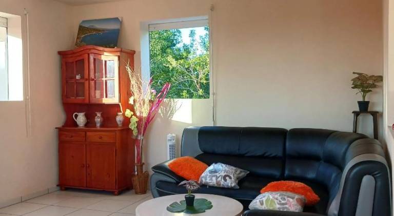 Vacation home with barbecue in Le Gosier