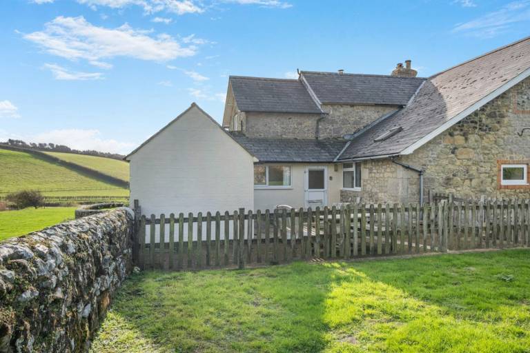 Charming cottage with yard & barbeque | Pets are welcome in Ventnor