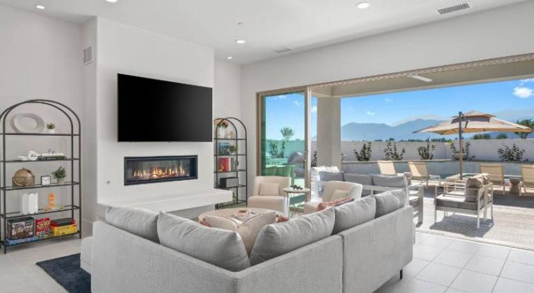 Villa with yard, hot tub & barbeque | Perfect for remote work — photo 2