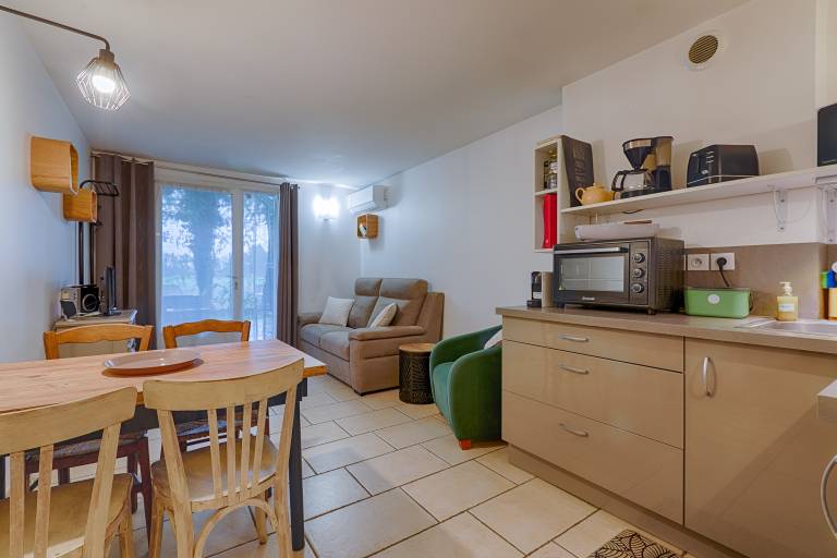 Family-oriented charming holiday apartment with fast internet, heated pool & yard | Garden view | Good for workation | Pet-friendly — photo 2