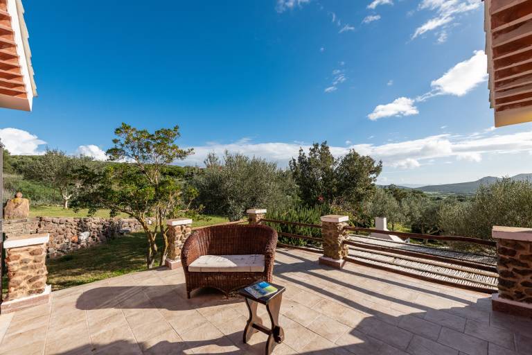 Apartment with patio, barbeque & garden | Garden view — photo 3