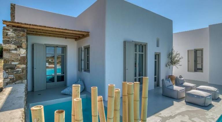 Lil Paros Luxury suites — photo 4