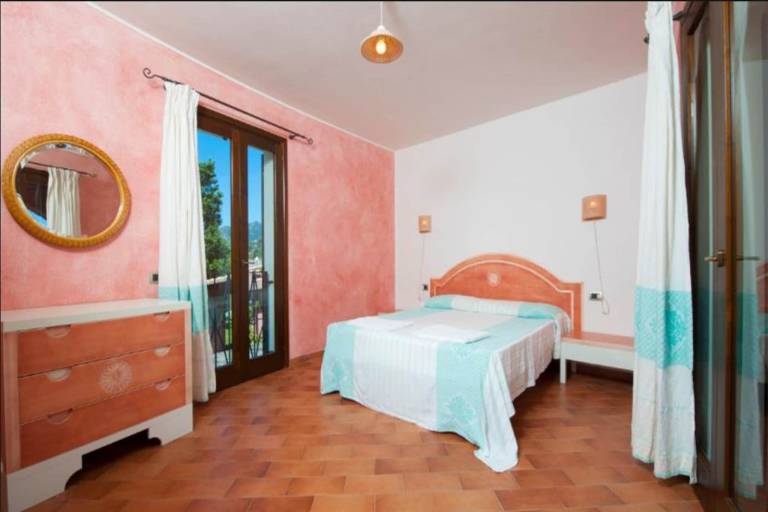 Holiday apartment with pool & garden — photo 3