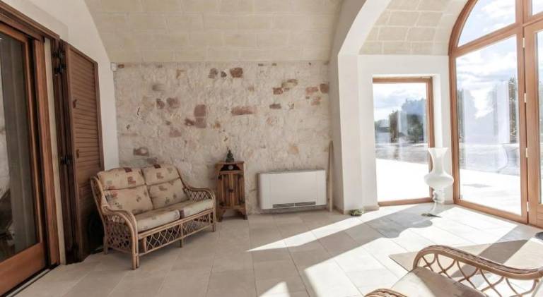 Villa with pool, BBQ & yard — photo 4