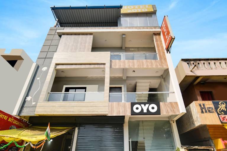 OYO Flagship Hotel Zoyo