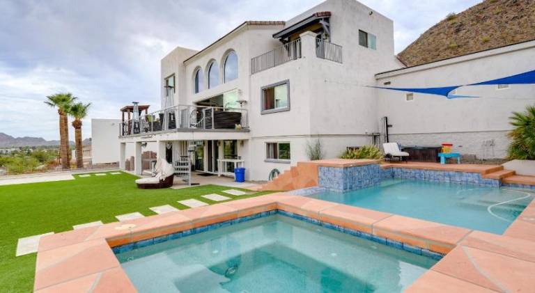 381 m&sup2; Ferienhaus