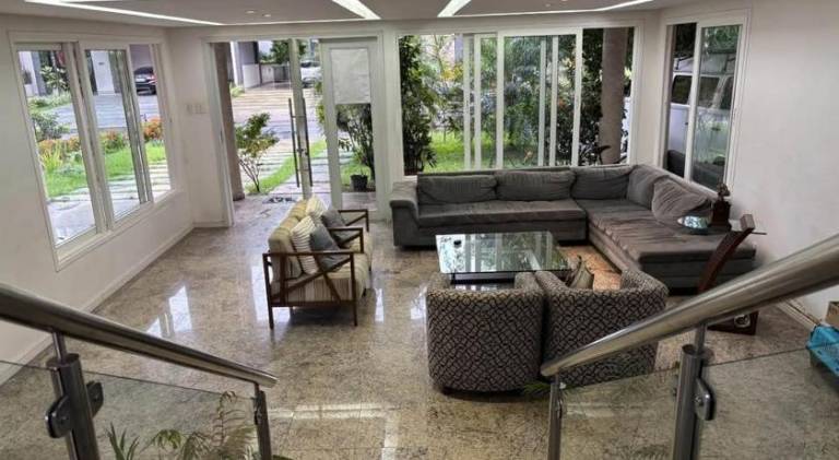 House with pool | Pet-friendly — photo 3