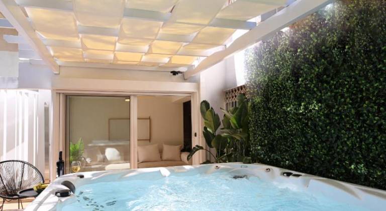 Nice apartment with jacuzzi, yard & patio | Close to the beach | Pet-friendly — photo 3