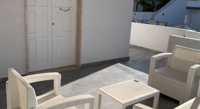 Vacation home with garden & patio — photo 5