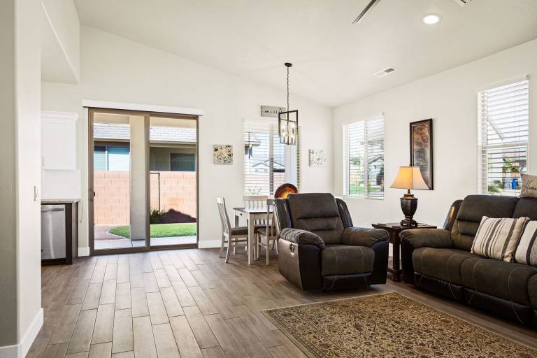 Fully equipped house with pool, hot tub & grill | Dogs allowed — photo 3
