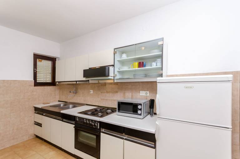 Rental apartment with yard, grill & terrace | Garden view — photo 5