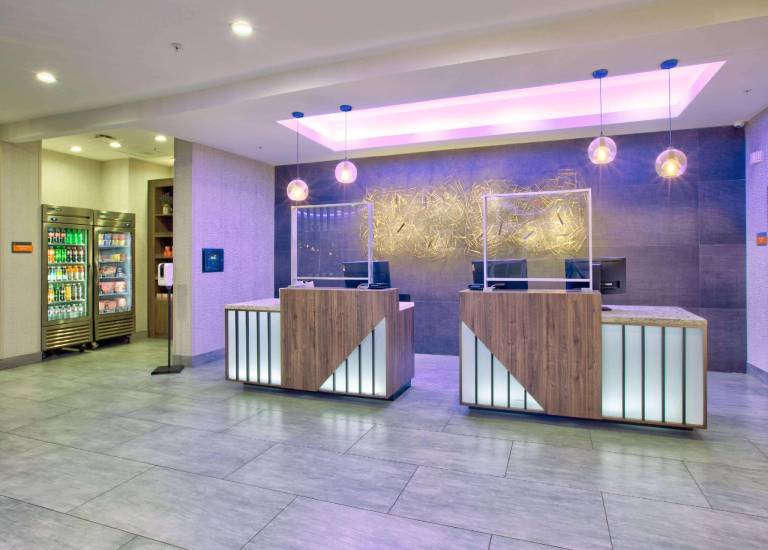 La Quinta Inn & Suites by Wyndham Dallas/Fairpark — photo 3