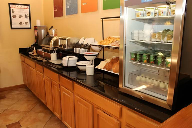 Quality Inn — photo 2