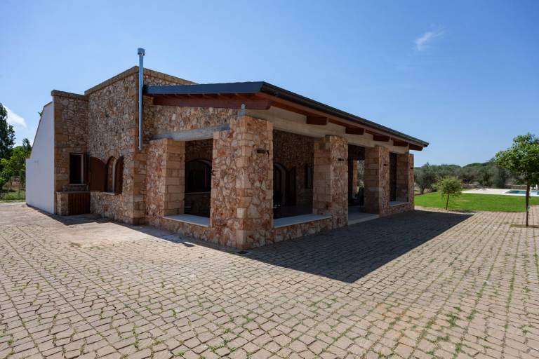 Villa Salentina With Garden And Pool