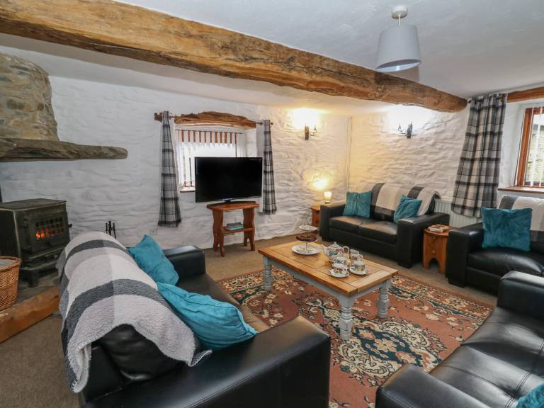Family-oriented pleasant cottage with yard | Beach view | Pet-friendly — photo 2