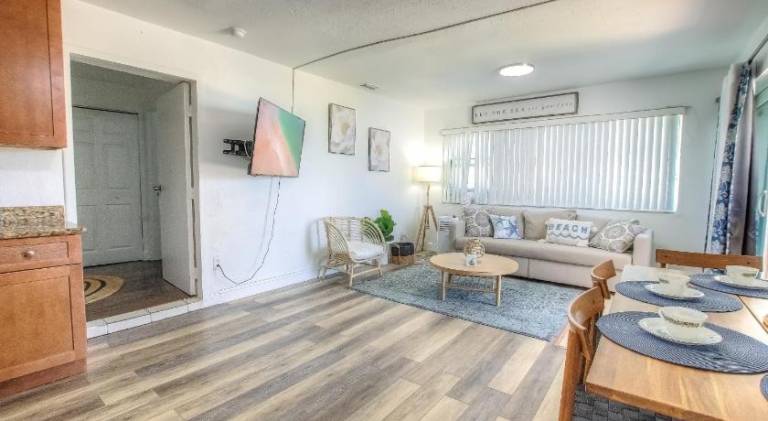 Daytona Shores Inn and Suites — photo 4