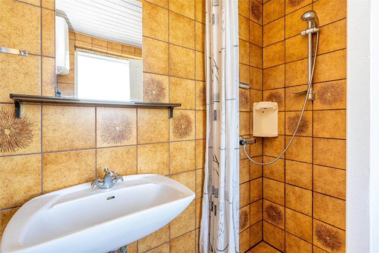 Fully equipped charming vacation home with sauna, terrace & grill | Beach nearby | Pet-friendly — photo 4