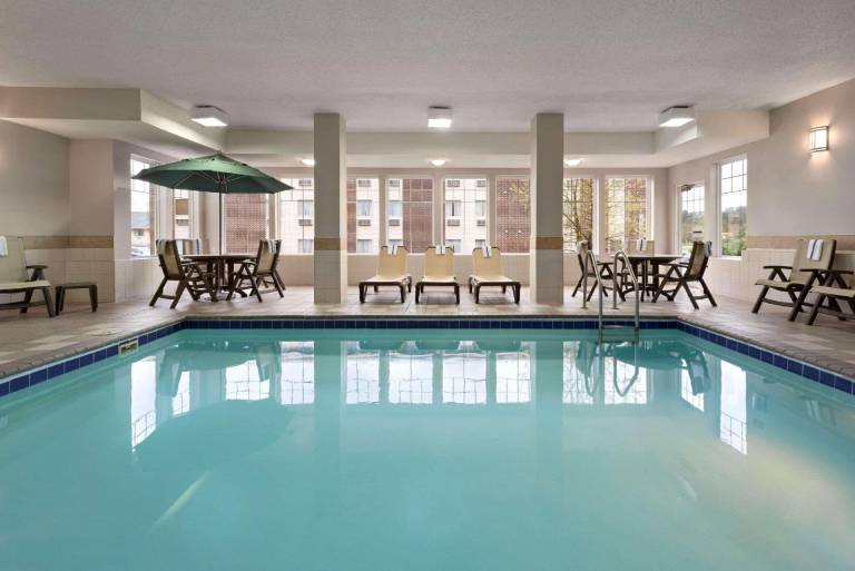 Country Inn & Suites by Radisson, Stevens Point, WI — photo 2
