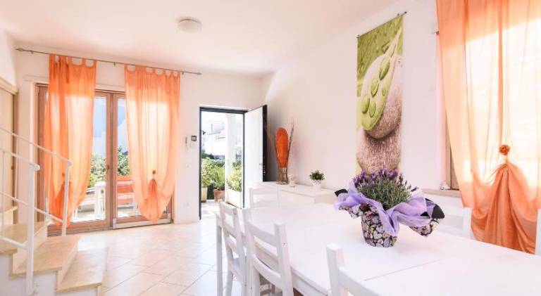 Villa with 4 rooms for 9 persons in Fiumicino