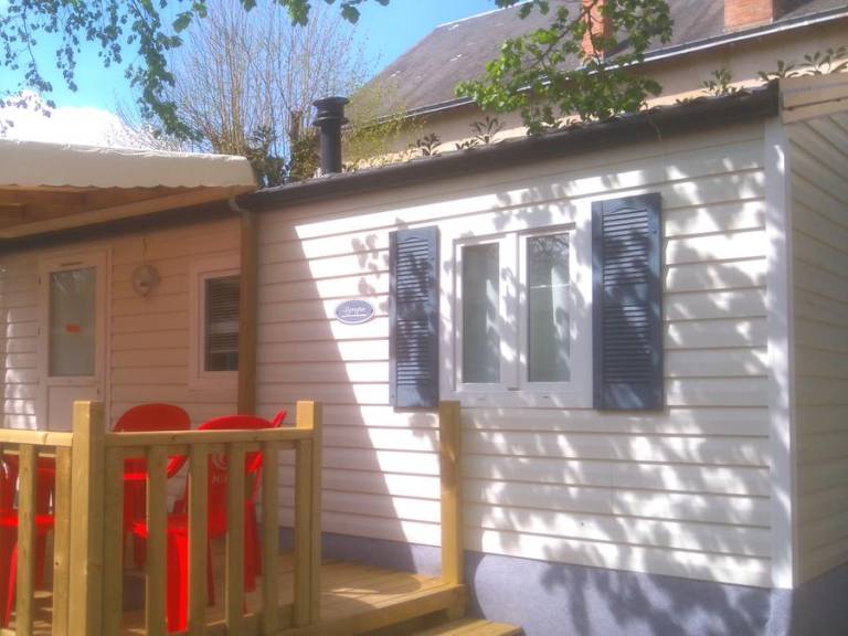 Mobile home with patio — photo 4