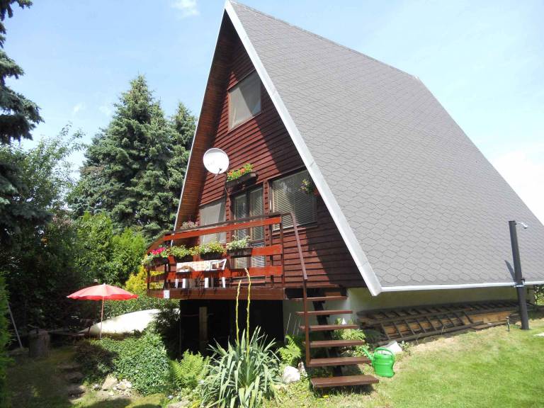 House with garden, patio & private pool | Pets allowed — photo 2