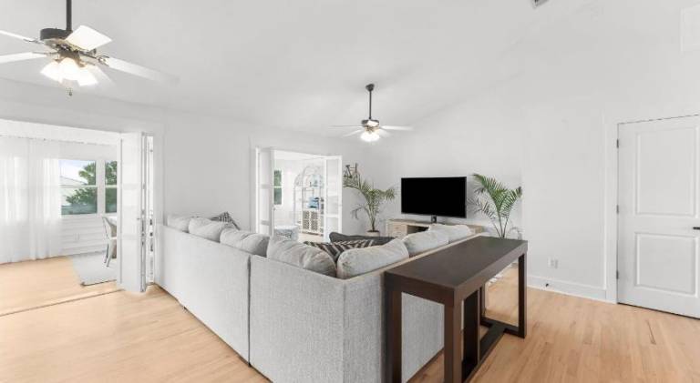 Casa de Tortugas - a spacious townhome with 30a private beach access — photo 5