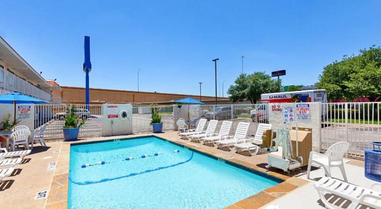 Motel 6 North Richland Hills, TX — photo 4