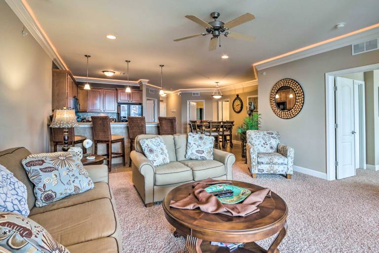 Lakefront Patio, Pool Access! Lands End Condo — photo 4