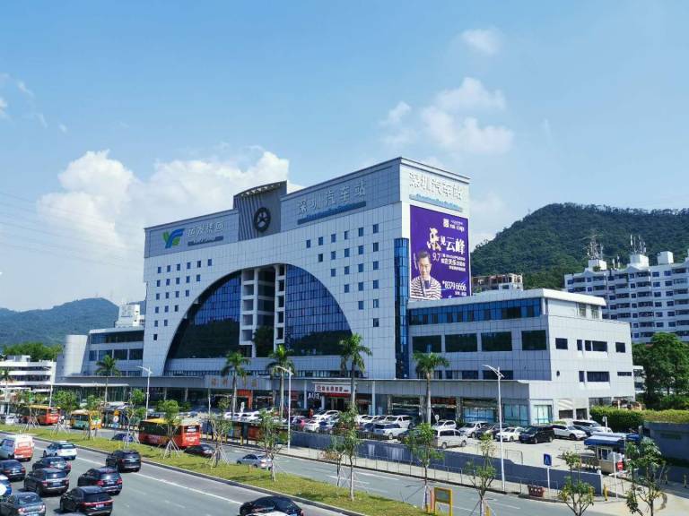 Vienna Hotel Shenzhen Bijiashan Yinhu Metro Station in Shenzhen