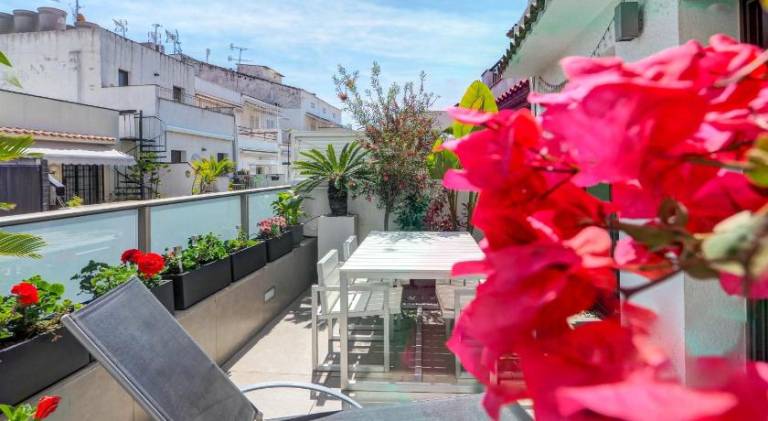 Fully equipped nice apartment with patio | Close to the beach | Pet-friendly in Sitges