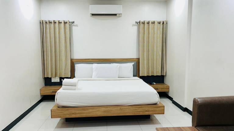 EMBASSY GRAND BOARDING AND LODGING