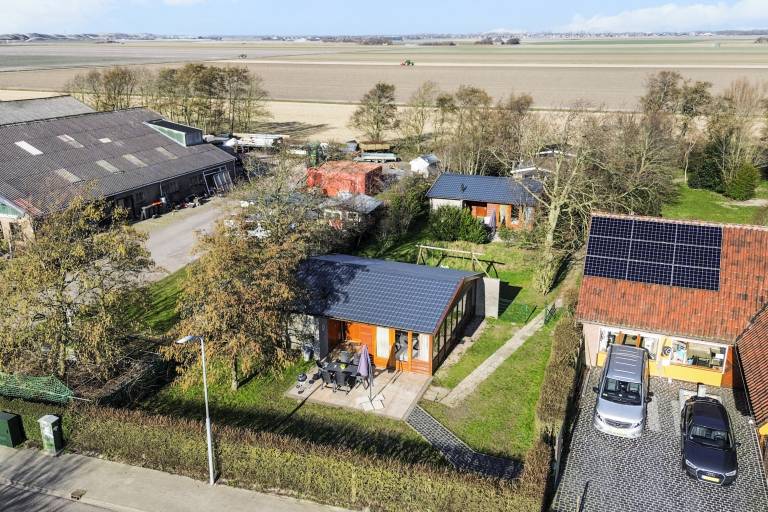 Modern holiday home in Groote Keeten for 4 guests near the beach and Callantsoog. Features dishwasher, underfloor heating and luxury bathroom. Comfortable holiday home by the sea in North Holland. — photo 2