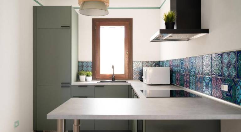 Rental apartment with yard, terrace & pool — photo 4