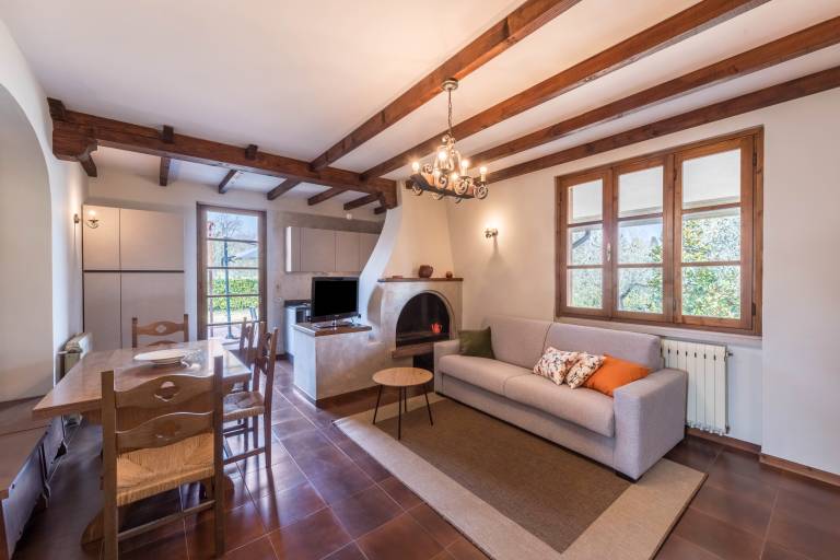 Charming Villa 'Casa degli Ulivi' with Private Terrace, Garden & Wi-Fi — photo 3