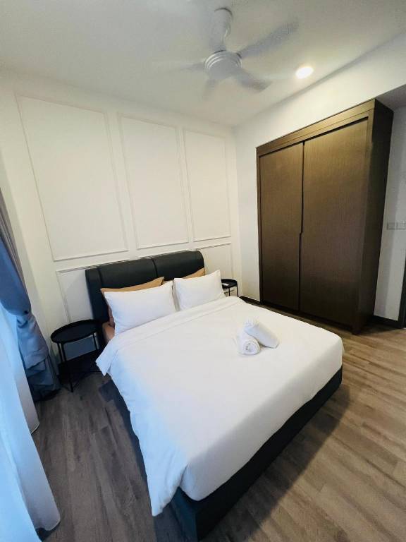 Rental apartment with garden & pool in Kuala Lumpur