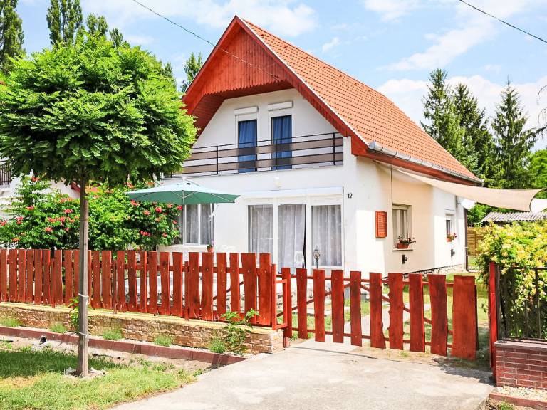 ház  Balatonfenyves