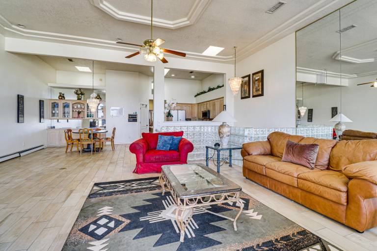 ABQ Townhouse w/ Mtn-View Balcony: Pets Welcome! — photo 5