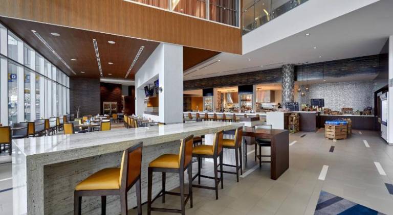 Calgary Airport Marriott In-Terminal Hotel — photo 2