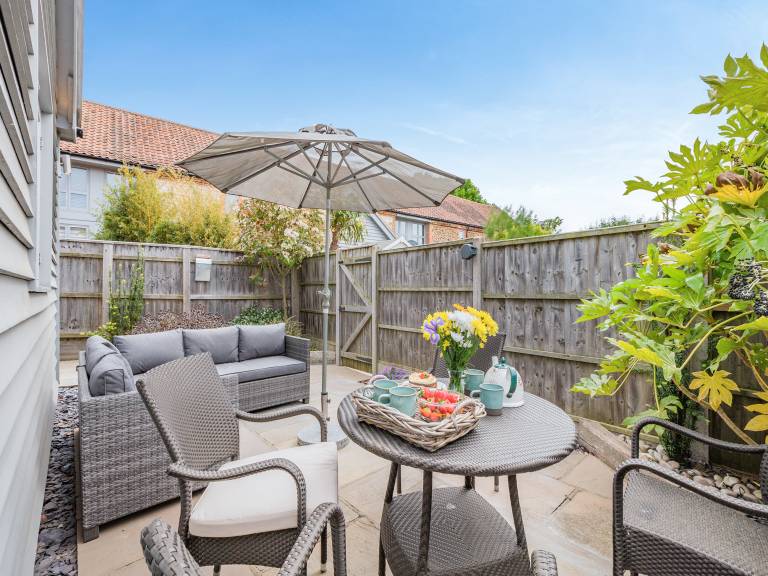 Cottage with barbecue & garden | River view in Hunstanton