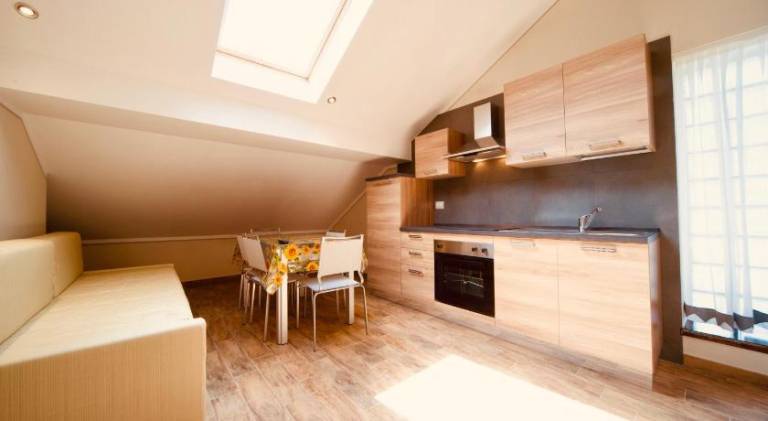 Charming serviced apartment with terrace | Pet-friendly — photo 2