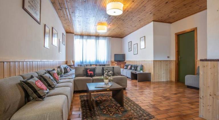 Serviced apartment with garden, sauna & pool — photo 3
