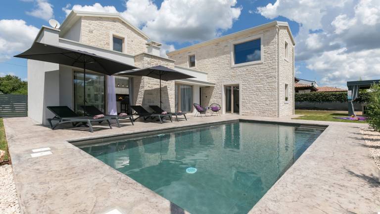 Villa with jacuzzi, grill & sauna | Sea view in Porec